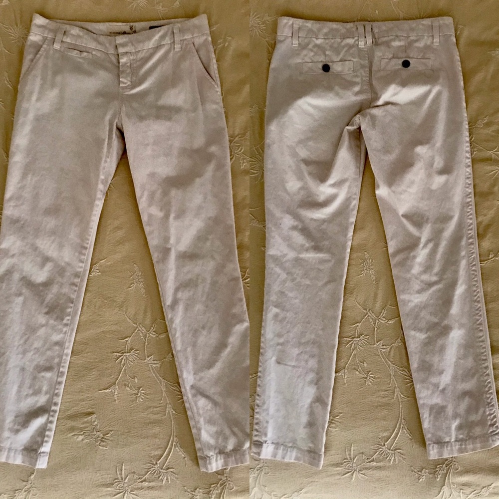 Blossom & Clover beige khaki capri pants